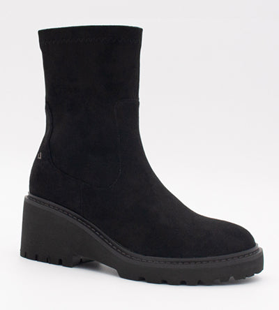 UNA HEALYS TRAVELLING SOLIDER Una Healy